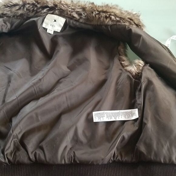 XXI Faux Fur Vest - Picture 9 of 10